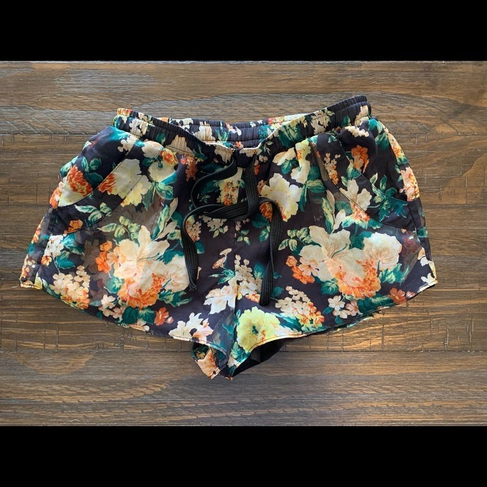 Dolce Vita Black Floral Shorts size XS